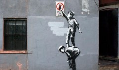 Banksy vs New York con un graffito al giorno